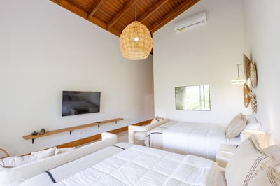 Luxury Villa Photo #23