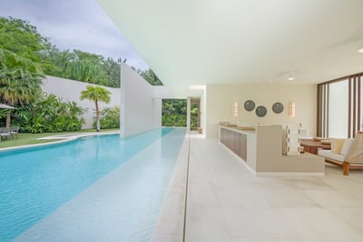 Luxury Villa Photo #15