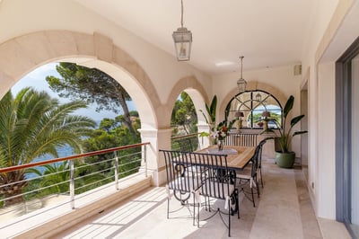 Luxury Villa Photo #14