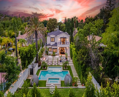 Luxury Villa Photo #3