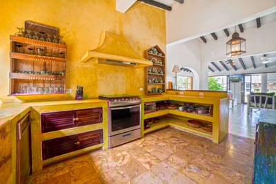 Luxury Villa Photo #17