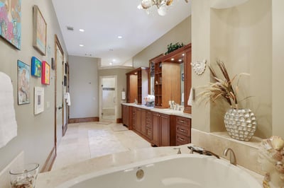 Luxury Villa Photo #34