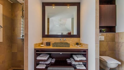 Luxury Villa Photo #40