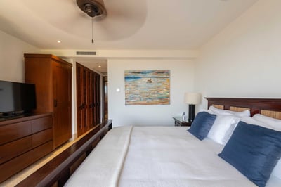 Luxury Villa Photo #29