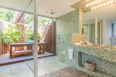 Luxury Villa Photo #46
