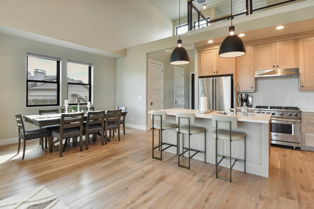 Mayflower Lakeside 942