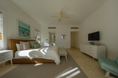 Arrecife 39 - Spacious 5BR villa near beach & golf