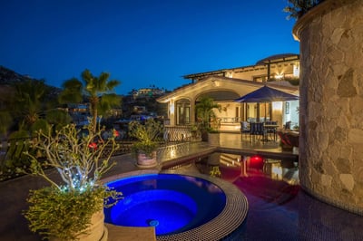 Luxury Villa Photo #5
