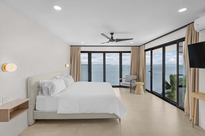 Luxury Villa Photo #29