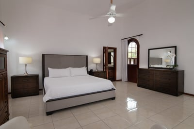 Luxury Villa Photo #10