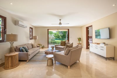 Luxury Villa Photo #17