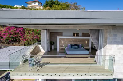 Luxury Villa Photo #48