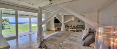 Luxury Villa Photo #24