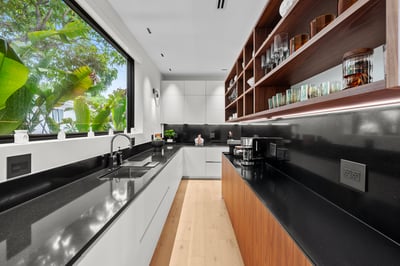 Luxury Villa Photo #17