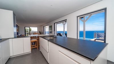 Dining Area & Kitchen