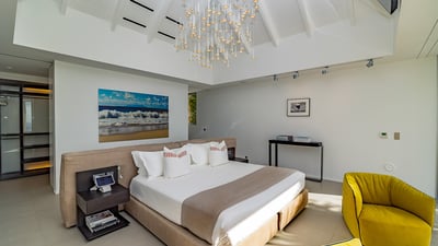 Luxury Villa Photo #37