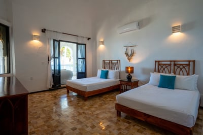 Luxury Villa Photo #50