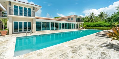 Luxury Villa Photo #4