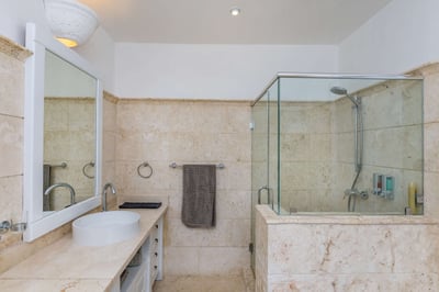Luxury Villa Photo #43