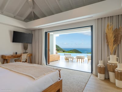 Luxury Villa Photo #26