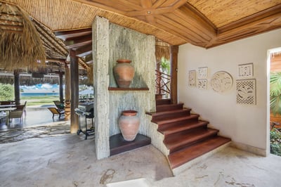 Luxury Villa Photo #28