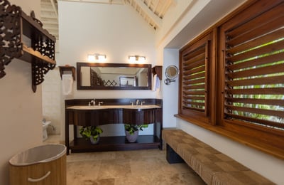 Luxury Villa Photo #16