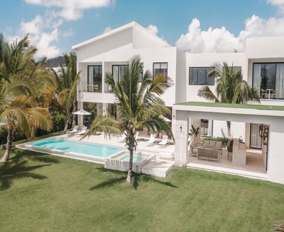 Luxury Villa Photo #2