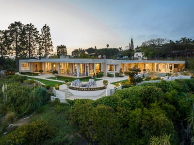 Luxury Villa Photo #3