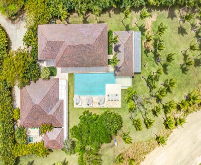 Luxury Villa Photo #3