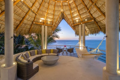 Luxury Villa Photo #11