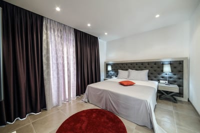 Luxury Villa Photo #30