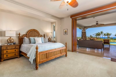 Luxury Villa Photo #24