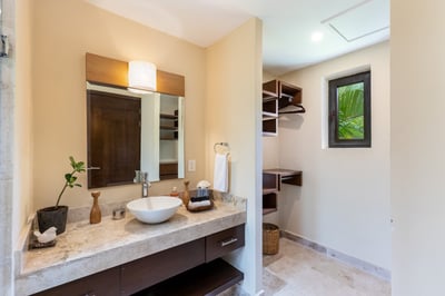 Luxury Villa Photo #40