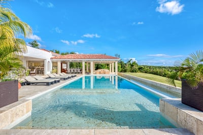 Luxury Villa Photo #3