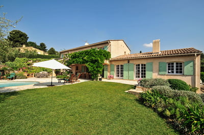 Luxury Villa Photo #2