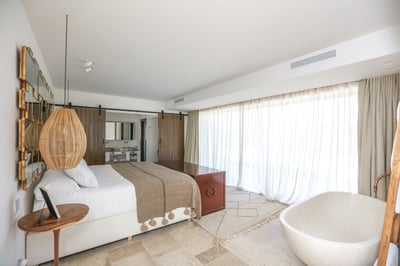 Luxury Villa Photo #27