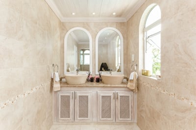 Luxury Villa Photo #37