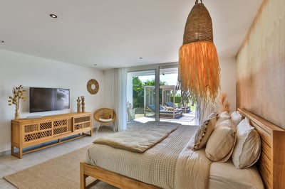 Luxury Villa Photo #38