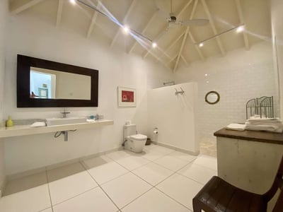 Luxury Villa Photo #37