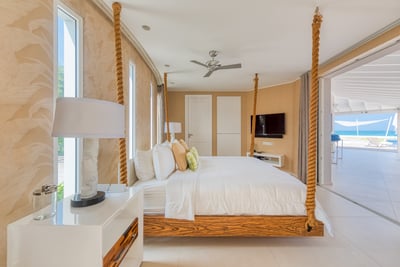 Luxury Villa Photo #29