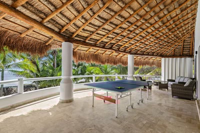 Luxury Villa Photo #33