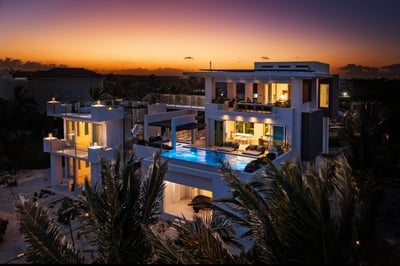 Luxury Villa Photo #2