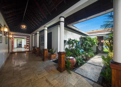 Luxury Villa Photo #8