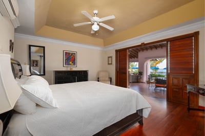 Luxury Villa Photo #26