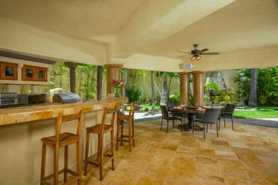 Luxury Villa Photo #13