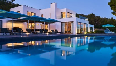Luxury Villa Photo #2