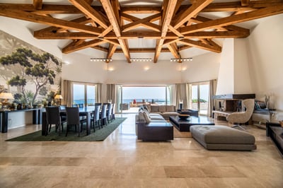 Luxury Villa Photo #10