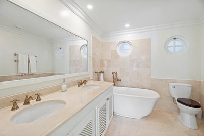 Luxury Villa Photo #19