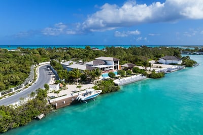 Luxury Villa Photo #35