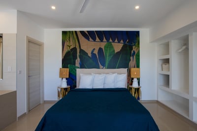 Luxury Villa Photo #49